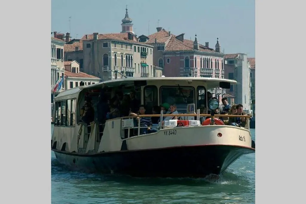Casa Di Sissi. A Fianco Al Palazzo Lisatti. Apartment